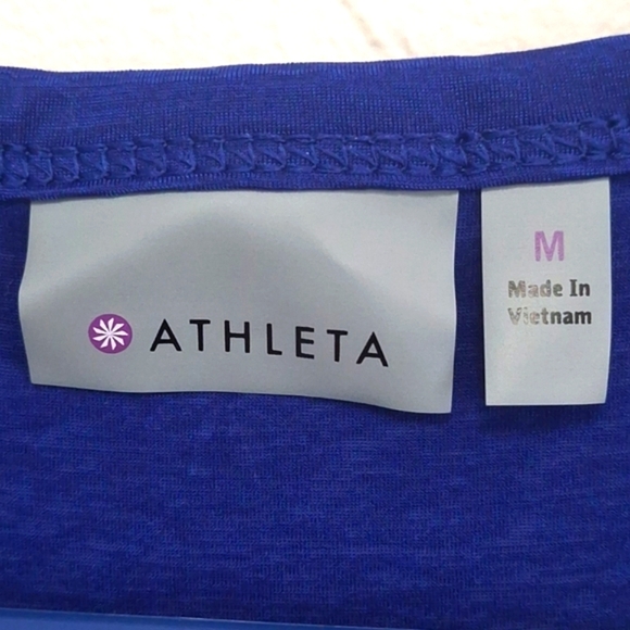 Athleta Blue Workout Women's Top Size M - Picture 7 of 7